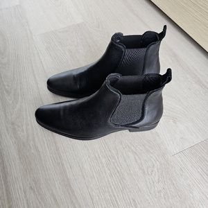 Chelsea Boot (Men's 9)